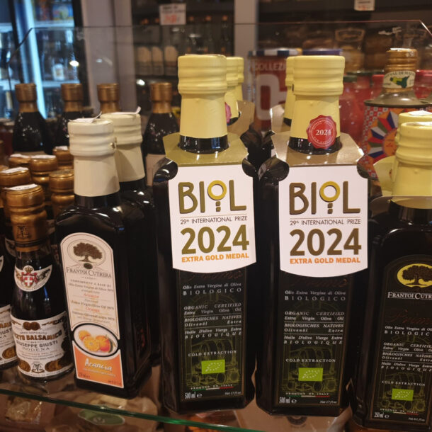 Olio Extra Vergine di Oliva BIOLOGICO - Huile BIO - EXTRA GOLD MEDAL - Bella Italia traiteur