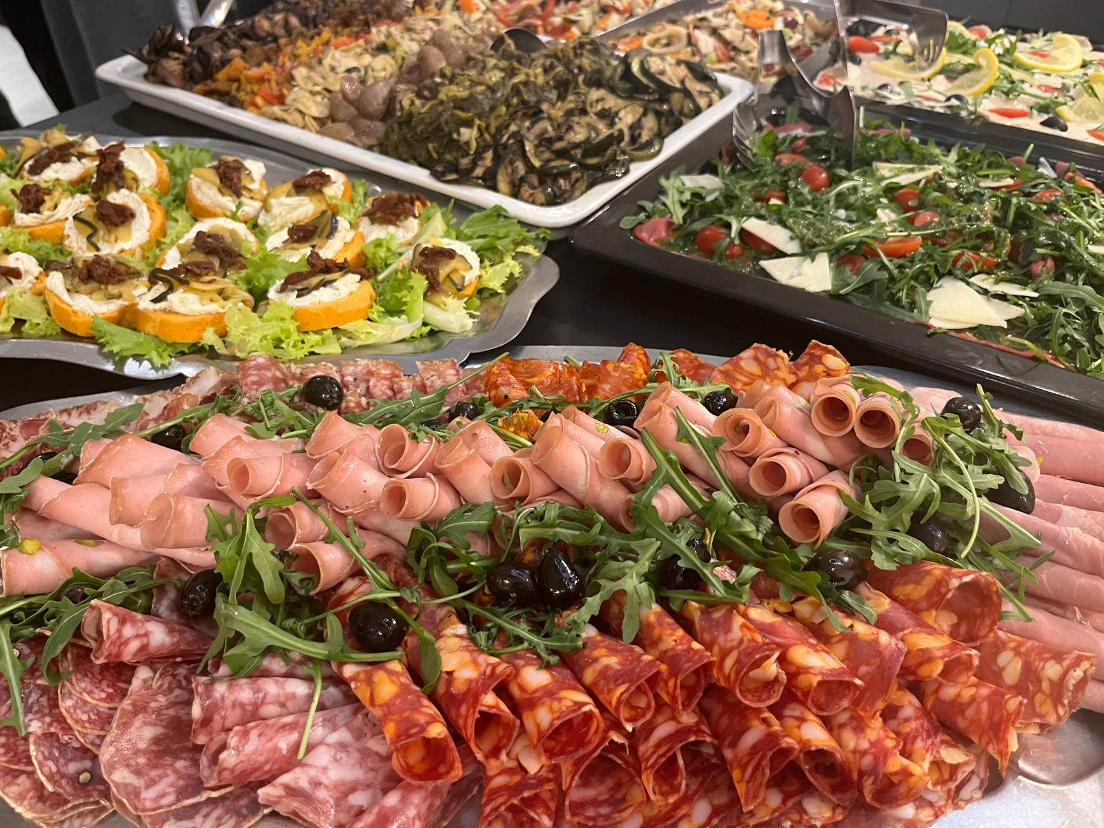 Buffet italien pour anniversaire Ixina 2026 - Traiteur italien La Bella Italia