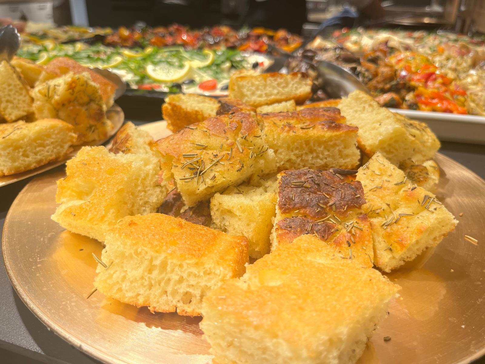 Buffet italien pour anniversaire Ixina 2026 - Traiteur italien La Bella Italia