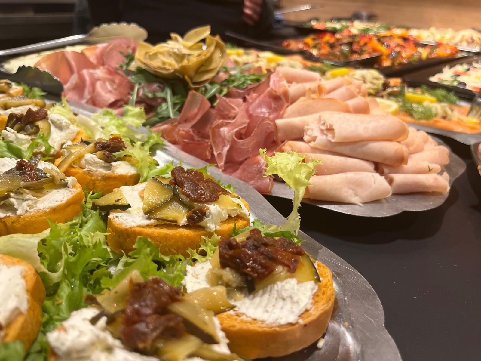Buffet italien pour anniversaire Ixina 2026 - Traiteur italien La Bella Italia