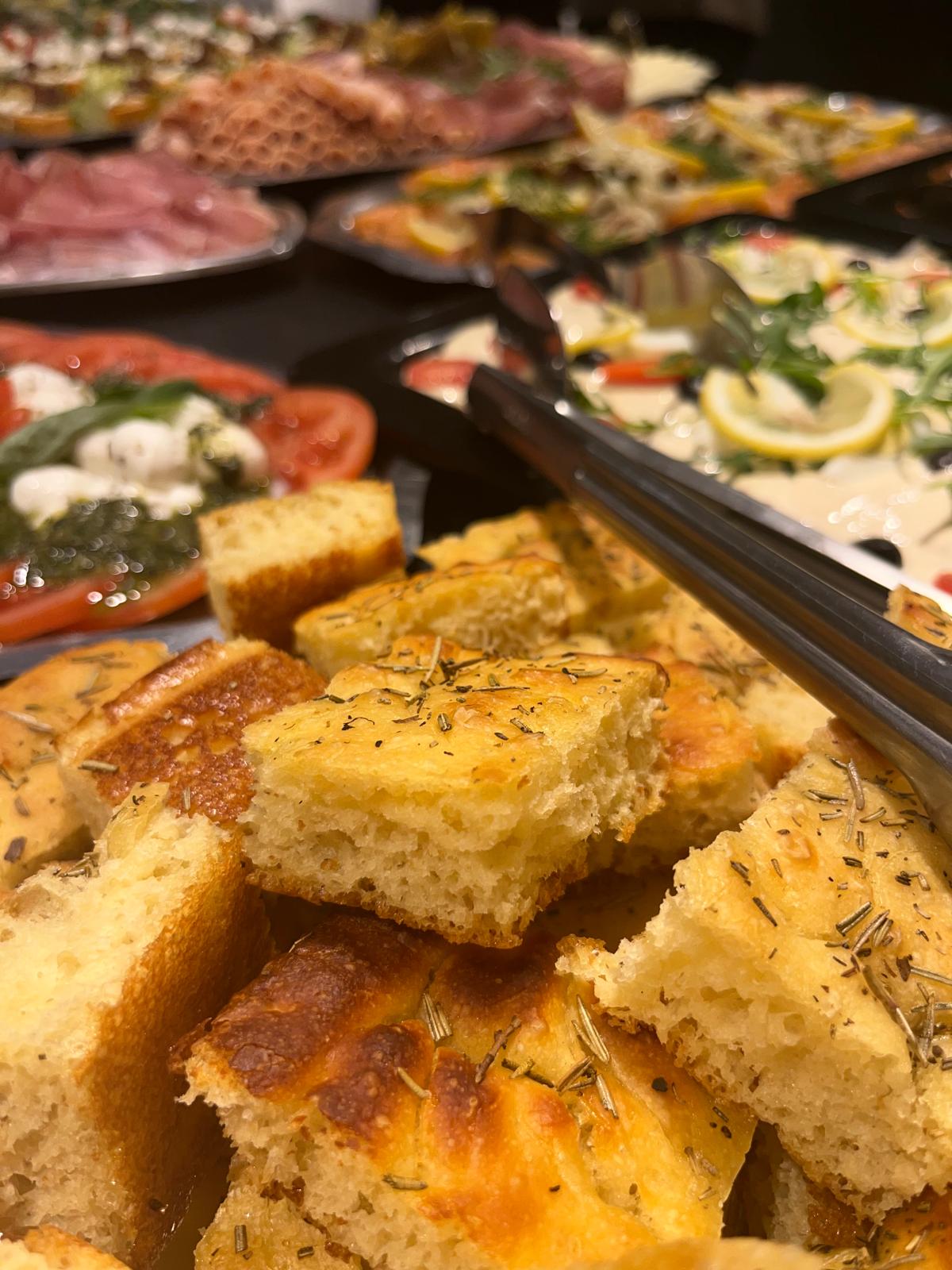 Buffet italien pour anniversaire Ixina 2026 - Traiteur italien La Bella Italia